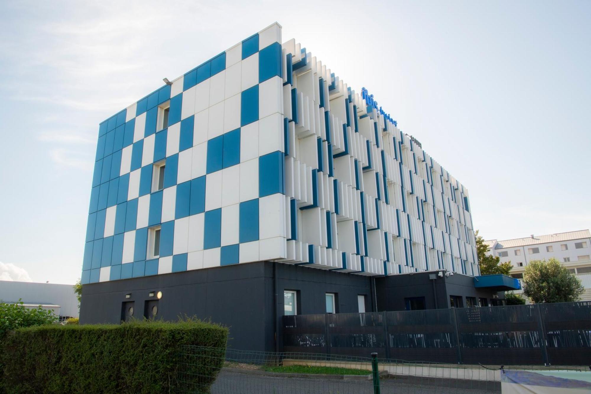 Ibis Budget Les Docks 2*