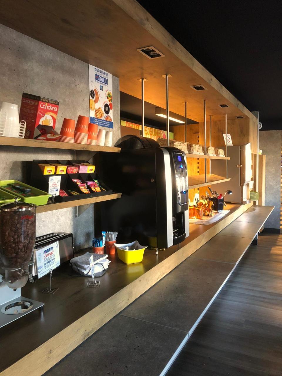 Hotel Ibis Budget Les Docks 2*